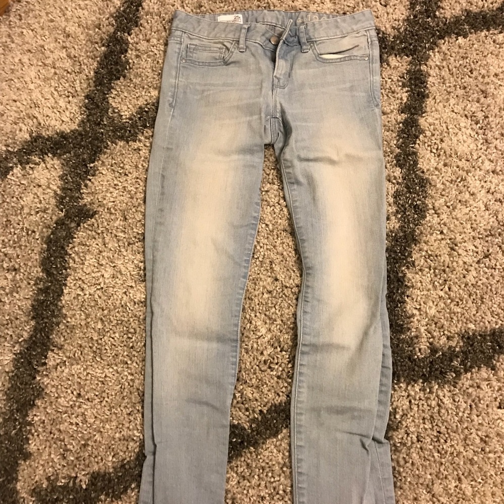 gap light blue skinny jeans